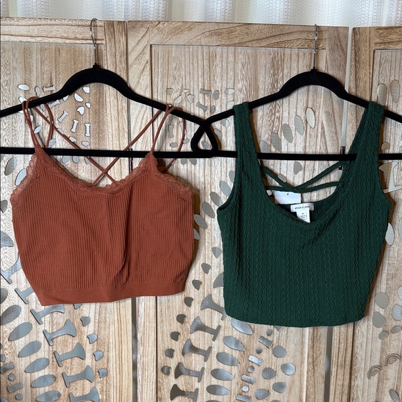 Women's Assorted Sleeveless Tops - Picture 5 of 10